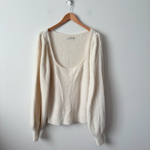 Abercrombie & Fitch Soft Eyelash Furry Scoop Neck Sweater White Cream Sz Medium - Picture 7 of 11